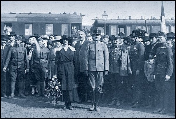 AnjouDrainer's tweet photo. Today is the 105th anniversary of the battle of Budaörs and the end of the abortive 2nd "King's coup", the second attempt by Blessed King Charles IV to reclaim his rightful throne. What could've been... https://t.co/cfJ9ksPvkR
