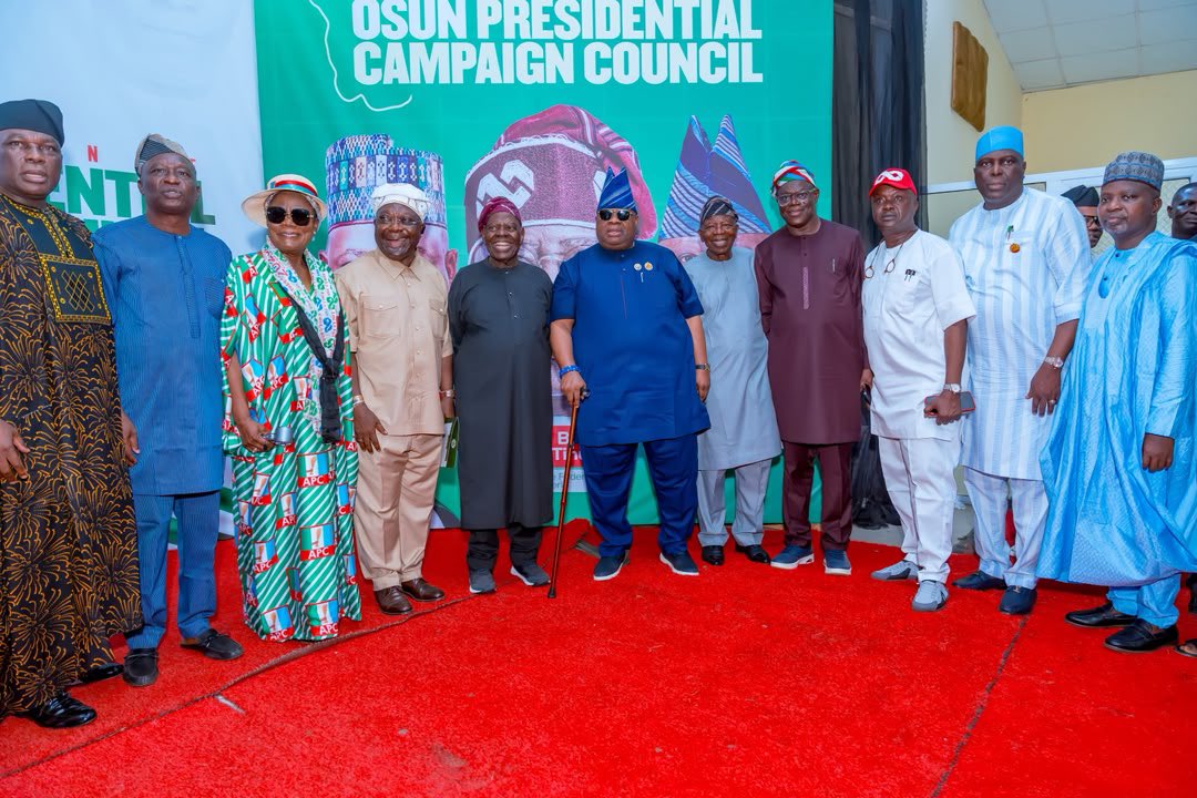 AAdeleke_01's tweet photo. Yesterday, I inaugurated the Osun State Presidential Campaign Council for the re-election of President Bola Ahmed Tinubu (@officialABAT), with a renewed commitment to deliver more than the 1.5 million votes we earlier promised.

Our rainbow coalition of Accord, APC and PDP is united solely for President Tinubu's re-election in the January 2027 presidential election. This partnership does not extend to the legislative elections. My support for all Accord candidates for the Senate, House of Representatives and House of Assembly remains unshaken.

On the Osun local government crisis, negotiations are at an advanced stage. I have received the assurance of the Federal Government, and there will be positive developments soon.

These are critical times that demand unity beyond political differences. From the pain of the past, we must unite for the prosperity of the future. Together, let us mobilise and deliver Osun for President Tinubu.