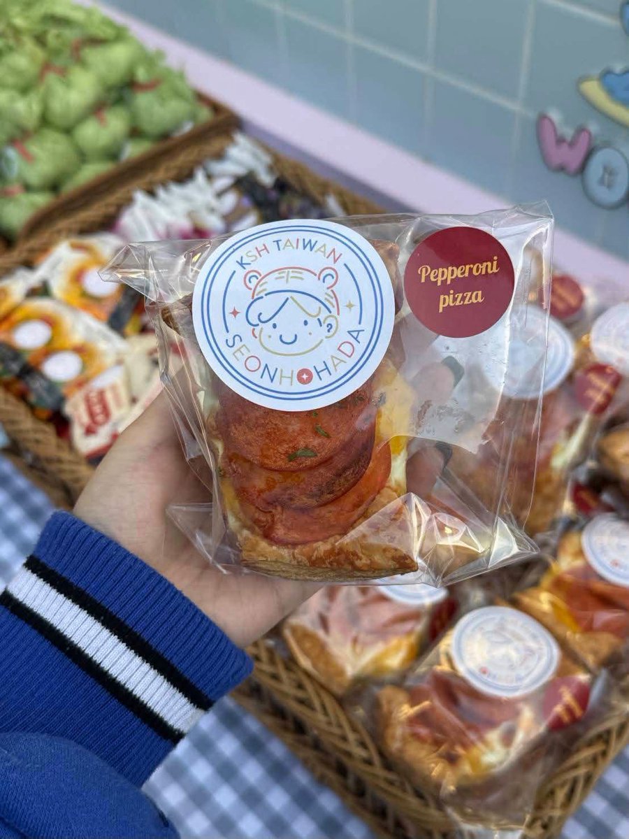 draftbear59's tweet photo. ☕🚚 from Seonhohada_tw on 21 October 2026 (3)

Delicious treats and surprises prepared for Seon-ho :
❶ Yogurt Fruit Daifuku
❷ Selected Specialty Breads 🥖
❸ Classic Taiwanese Snacks 🇹🇼
🎁 Support Items and Gift Boxes https://t.co/N218jvcrRu