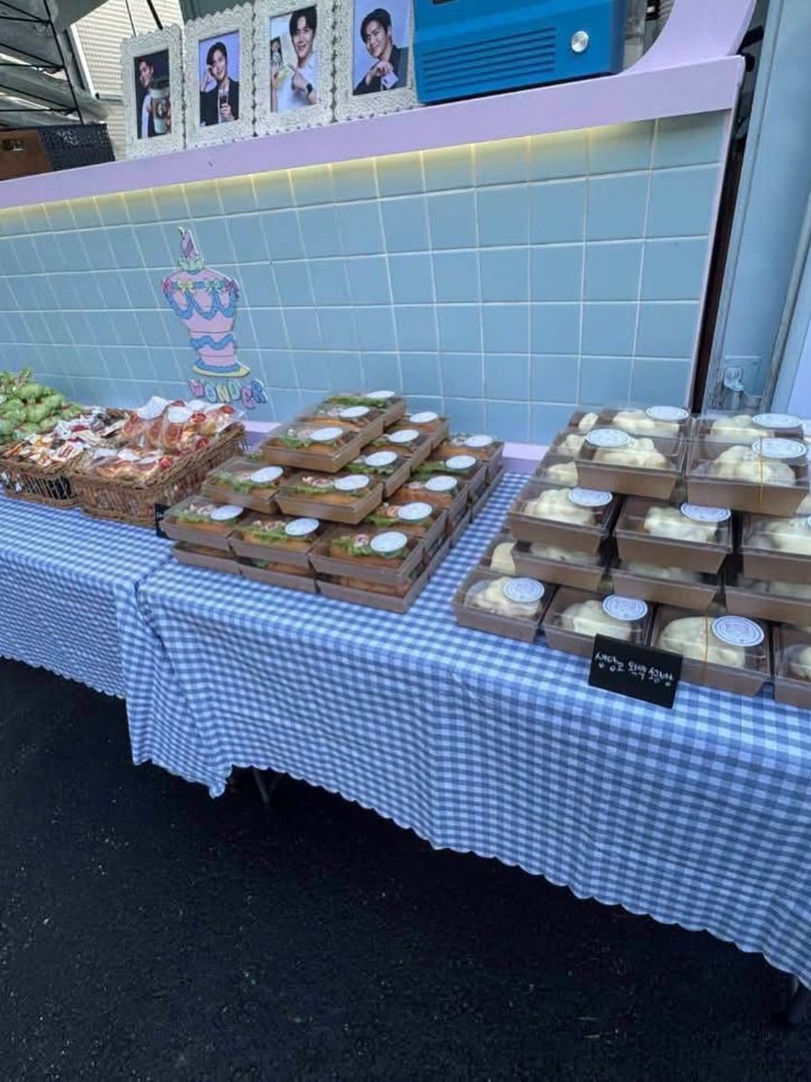 draftbear59's tweet photo. ☕🚚 from Seonhohada_tw on 21 October 2026 (3)

Delicious treats and surprises prepared for Seon-ho :
❶ Yogurt Fruit Daifuku
❷ Selected Specialty Breads 🥖
❸ Classic Taiwanese Snacks 🇹🇼
🎁 Support Items and Gift Boxes https://t.co/N218jvcrRu