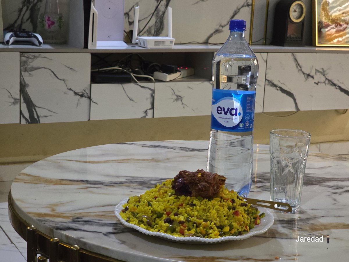 _Jaredad's tweet photo. After having a nice meal,  it is always advisable to drink clean $WATER as it aids easy digestion of food. https://t.co/dbJl70tB0n