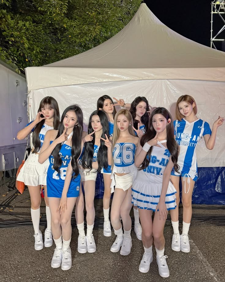 choijiewwoo's tweet photo. ━━━━━━♡🍓♡━━━━━━

𝐻𝑒𝑙𝑙𝑜𝑜𝑜!! 🤗

𝐶ℎ𝑜𝑖 𝐽𝑖-𝑤𝑜𝑜 - 𝑆𝑖𝑛𝑐𝑒 2006 

최지우 ➡️ 지우 ➡️  [LemonTang Club🍋]  A charismatic leader Hearts2Hearts 
(하츠투하츠) 😎 🍓 

━━━━━━♡🍓♡━━━━━━ https://t.co/NyTbYzBKZJ
