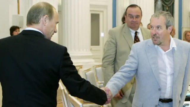 MorkvoTox's tweet photo. удивительный человек, конечно. слуга всех господ https://t.co/DPRp53PpzN