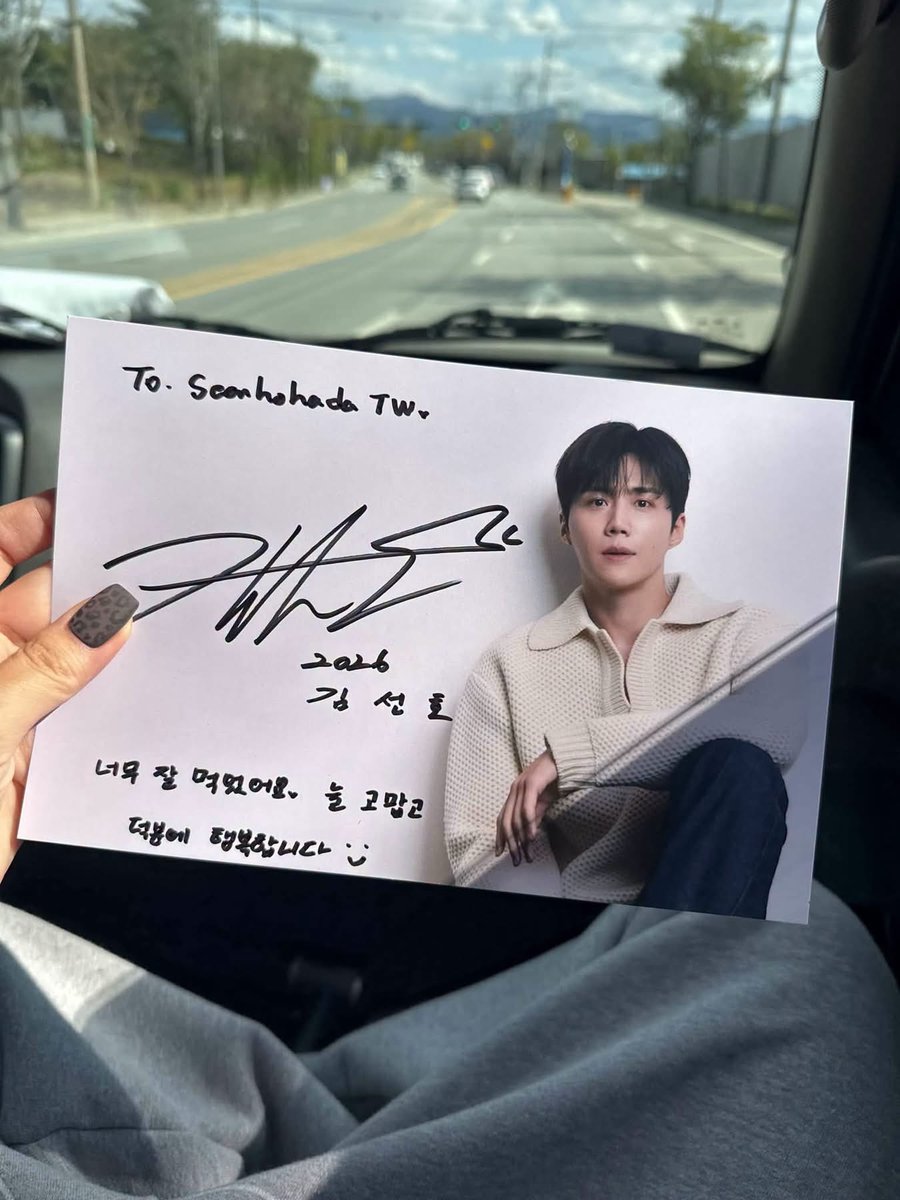 draftbear59's tweet photo. ☕🚚 from Seonhohada_tw on 21 October 2026 (4)

Finally, he took all the gifts that were carefully prepared back for him.

🔗https://t.co/E0TSIep70v

#의원님이보우하사
#MayTheCongressmanProtectYou
#MyGhostlyRunningMate
#KimSeonHo #김선호
#金宣虎 #キムソンホ
#คิมซอนโฮ https://t.co/KSKAE2bm6S