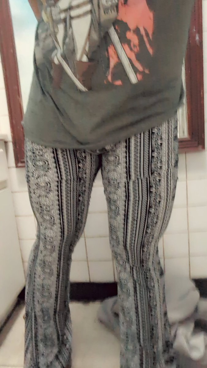 LustfulHideki's tweet photo. I really love these flare pants. Only problem is I have a big stomach and they are a little bit too long for me https://t.co/1nCUKAdR8b