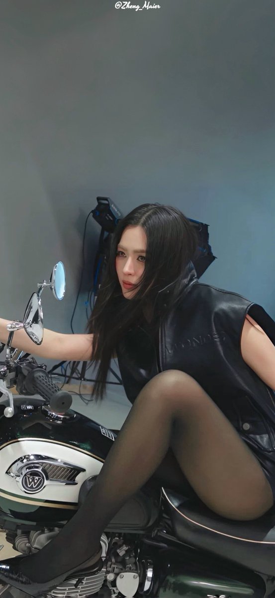 LOLO_Maier's tweet photo. 📱Phone Wallpaper

#Linglingkwong #หลิงหลิงคอง 
#JoyRide #AlwaysWonder #WonderCollection04 https://t.co/5JXKPFUvbH