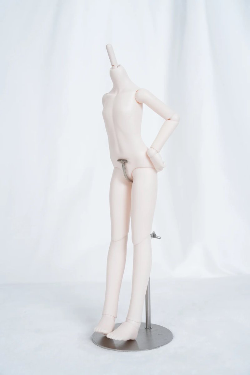 hoshikawadoll's tweet photo. 【Imomodoll 新ミミ犬ボディ🐶✨】

新ミミ犬ボディのサイズデータが公開されました📢💕

少年らしいすらりとした体型に、柔らかなボディラインが特徴の新ボディです🐶🌸

さらに、従来よりも柔らかいソフビ素材を採用し、よりソフトな質感に仕上がっています✨

現在、販売開始に向けて準備中です！
順調に進めば、今月中に販売開始できる予定です🌷

続報をどうぞ楽しみにお待ちくださいませ💕

#imomodoll #星川人形店