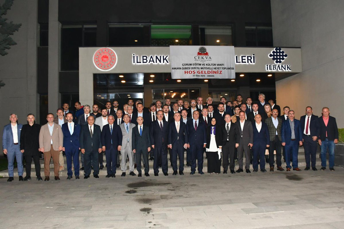 HulyaTerzioglu1's tweet photo. ÇEKVA Mütevelli Heyeti toplantımızda, iş dünyası, bürokrasi ve siyasetten kıymetli hemşehrilerimizle bir araya geldik.

Hemşehrilik bağlarımızı toplumsal dayanışmaya dönüştüren her buluşma çok kıymetli. Birliğimiz ve beraberliğimiz daim olsun. https://t.co/bh35Q3GBIb
