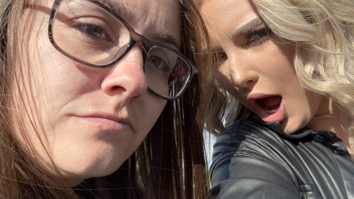 petalpugh's tweet photo. never forget how incredibly loved you are, you should be celebrated every single day! thank you for always making me laugh &amp; smile. i love you so much! i hope you have the best day! 🤍
@chenbrainrot https://t.co/ZKsyIEbiYH