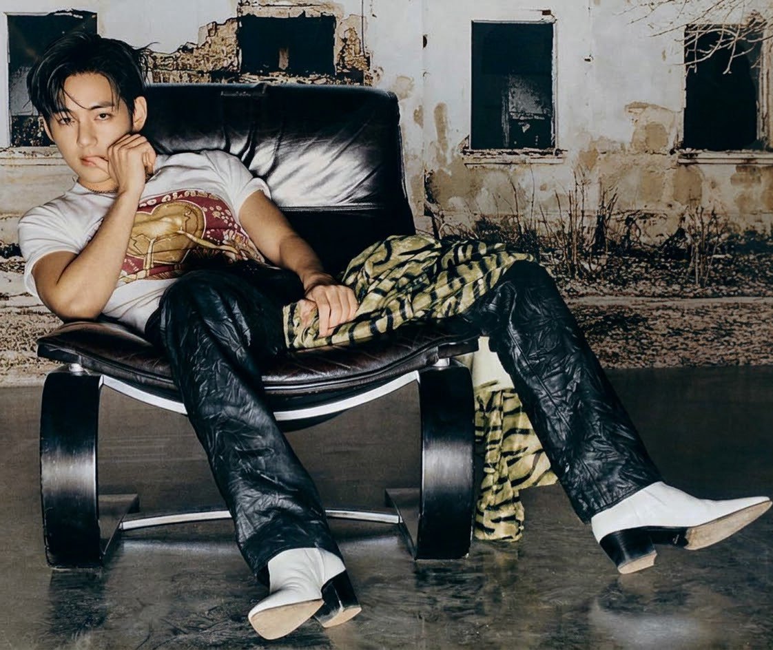 Vanielogist's tweet photo. There's a reason taehyung always sits with his legs spread in every seated photoshoot of his..... https://t.co/YpMqpysGSy