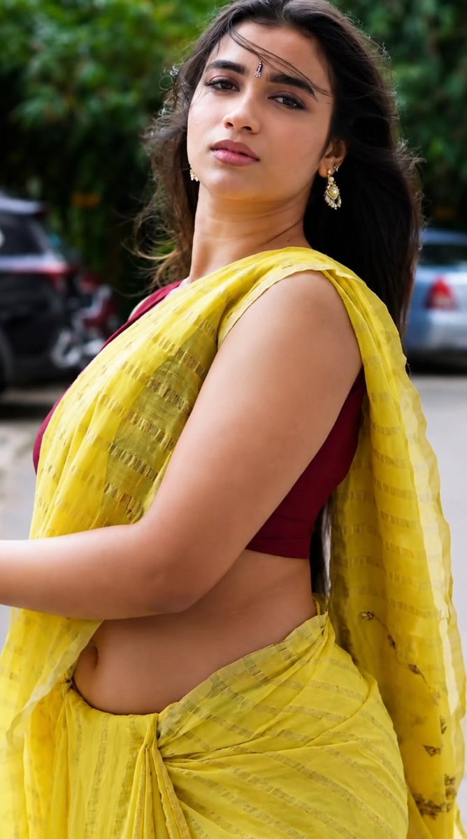 Bhodikalpak's tweet photo. Yela unde ammayini yela chesv ra @odela_srikanth
Reels chuste ee character gurthosundi ,,,,,,asalu yela set ayindi ra,,,,#QMadhu #TheParadise #Netflix https://t.co/LsE4zCcOXz
