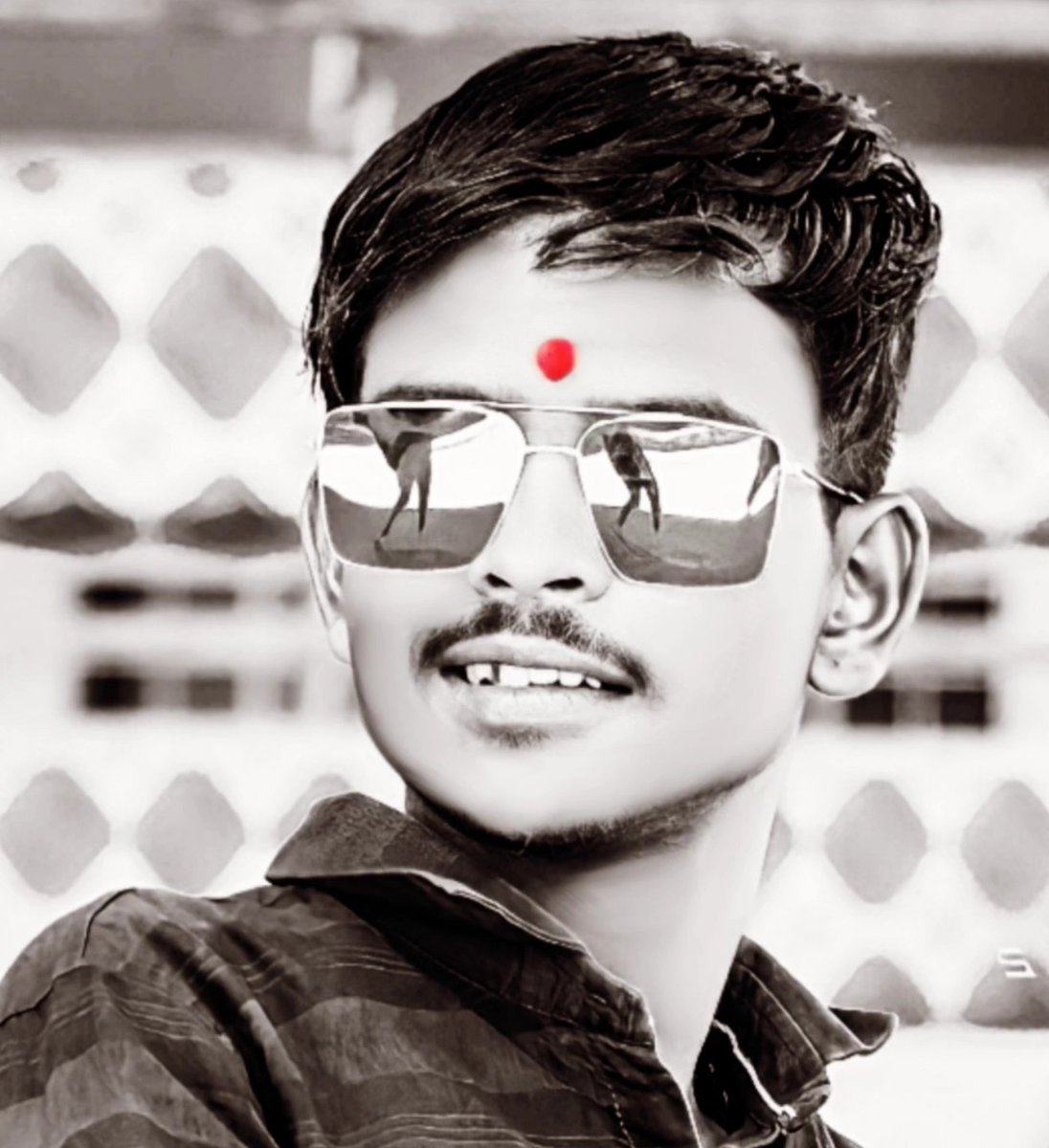 AlejanIQKentWn7's tweet photo. जितके तुम्ही माझ्या विरोधात, तितकाच मी तुमच्या रुबाबात. https://t.co/8WYOisB1dr