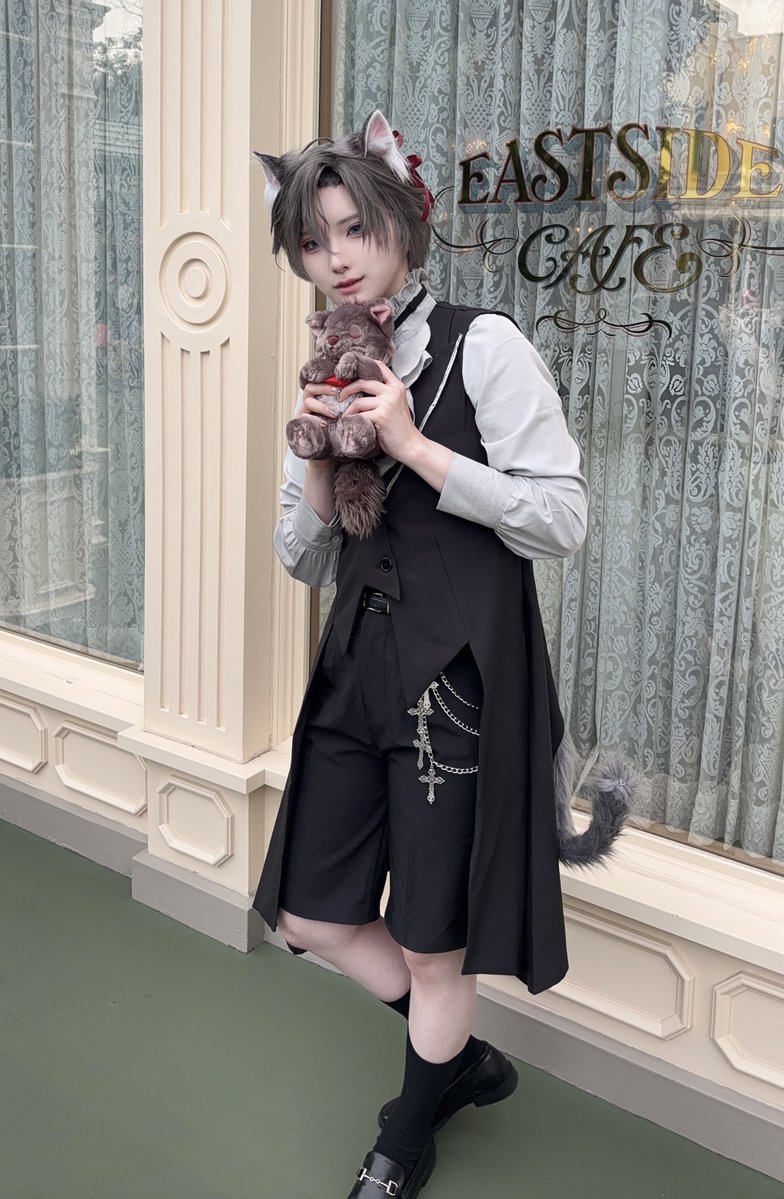 suna_cos's tweet photo. 今日は🏰にインパしてます〜
ベルリオーズだよ🐈‍⬛🎀

 #Dハロ仮装2026 
 #Dハロ仮装 https://t.co/GOoocyDT9c
