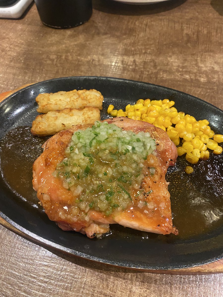 genmaimochi2099's tweet photo. 友達とランダムに数字入力したら結構ええとこ引いた
間違え探しはわっかんねえ https://t.co/C49su2le6W