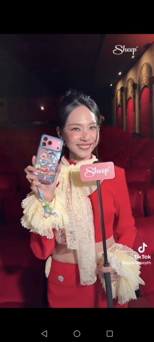 Nanthitraya's tweet photo. ชุดสีแดง ผ้าปูสีแดง 
อุ้ยย ชอบสีแดงคร๊

SHEEP BINT CRAYON SHINCHAN
#SHEEPxBintsireethorn https://t.co/Qzn1JUGcCh