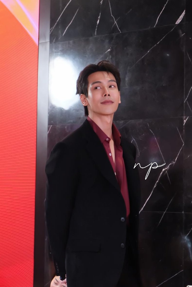 cmx_np's tweet photo. ♥️🖤
TRUE5G IPHONEDUO TREPORAPAT
#TrueiPhoneDuoXTREPORAPAT
#treporapat #ตรีภรภัทร
#ICONSIAM #iPhoneDuoXTrue5G https://t.co/tj2ld0NAhT