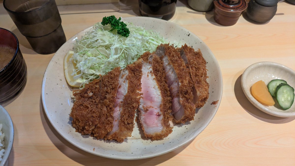 Yuuitree01's tweet photo. 極上ロース https://t.co/3CX3B43kjm