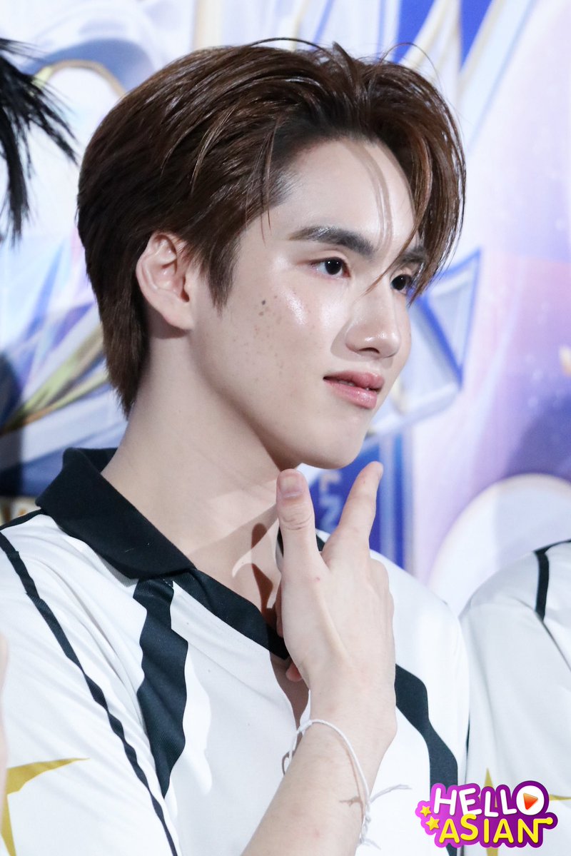 Hello_asian's tweet photo. “ภูภู” #PHUTATCHAI จาก“TEAM VEDA”ในงาน “Arena of the Decade : RoV T-Pop Tournament”

#RoVxBUS #TEAMVEDA
#RoVTPOPTournament 
#BUSbecauseofyouishine https://t.co/lT5BnRyysZ