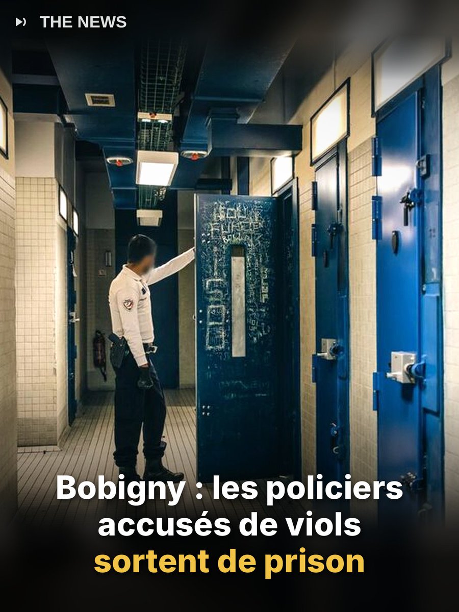 thenews_fr's tweet photo. 🇫🇷⚖️ LIBÉRÉS — Deux policiers mis en examen pour viols aggravés sur une femme enfermée au dépôt du tribunal de Bobigny ressortent de prison, sous bracelet électronique.

La plaignante, 26 ans, attendait d’être présentée à un magistrat. Elle accuse les agents de l’avoir agressée sexuellement à deux reprises dans la nuit du 28 au 29 octobre 2025. Eux reconnaissent les rapports mais affirment qu’ils étaient consentis. Écroués pendant près d’un an, ils ont été relâchés par le juge d’instruction. 

📍 Pourtant, une vidéo a été retrouvée sur le téléphone de l’un d’eux, selon la procureure de Paris. Peine encourue : 20 ans de réclusion criminelle.