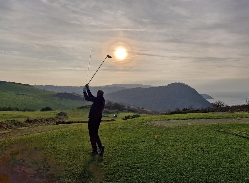 BootleBee's tweet photo. One of my favourite golf photos ! Be blowy there today! 🌬️🌬️🌞 https://t.co/gxD3TQ3tML