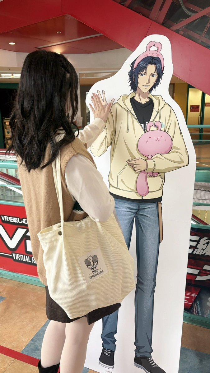 pon_sy35's tweet photo. 今日も会ってきた〜〜〜♡♡♡グッズ自引きも出来たし、クリア色紙も友達が引いてくれてゲット😭😭大満足✌ https://t.co/u5rQzATRxT