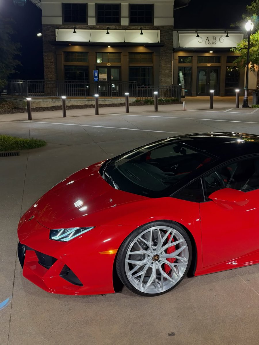 ApexDistrictX's tweet photo. Motivo Spec Huracan Evo 💥 https://t.co/FmQBKlYc4P