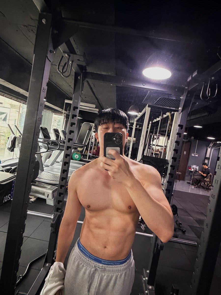 zhoumi_419 tweet picture