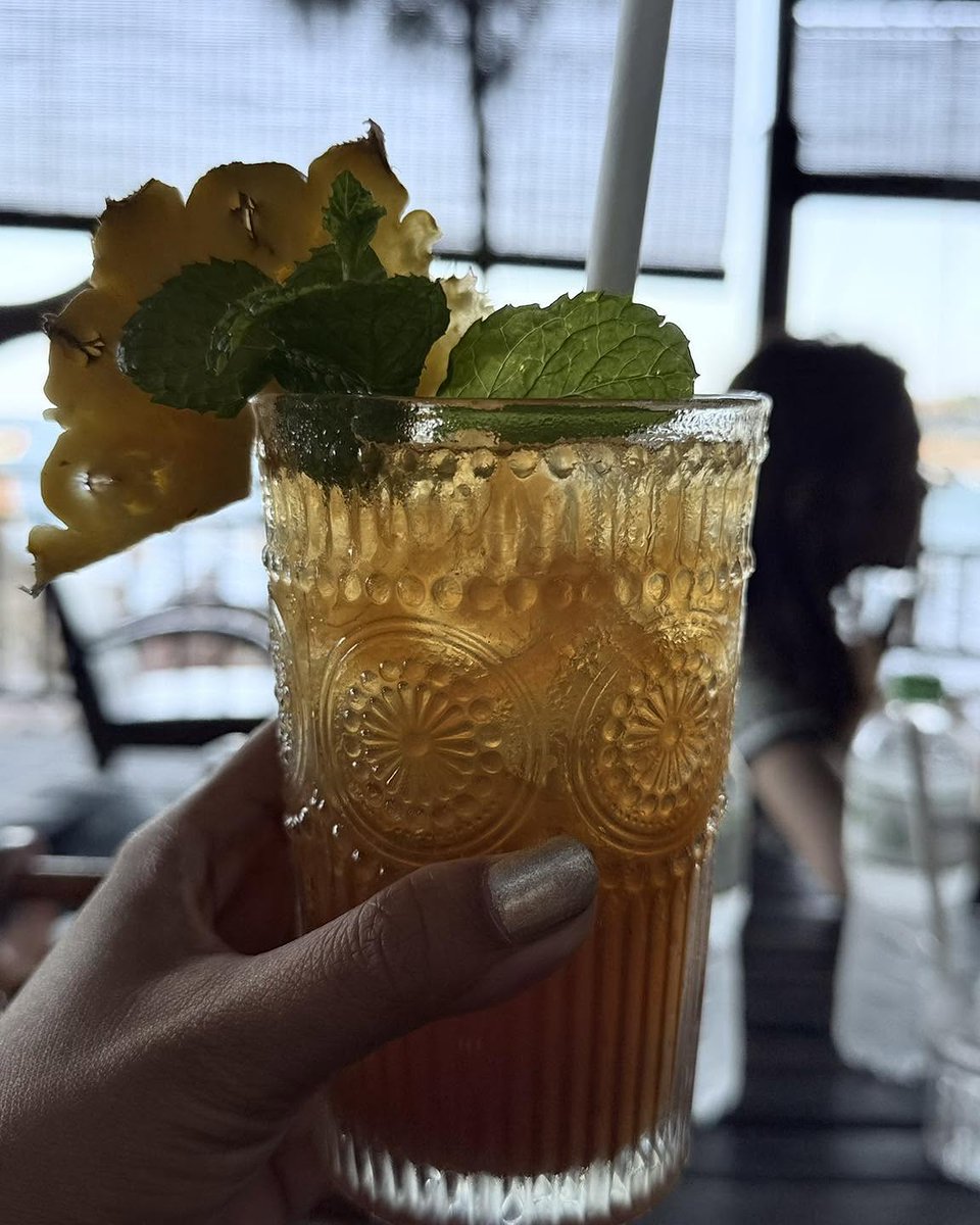 49Uveys's tweet photo. Sometimes the best part of a road trip is that first sip when you arrive. https://t.co/hhKSQibEud