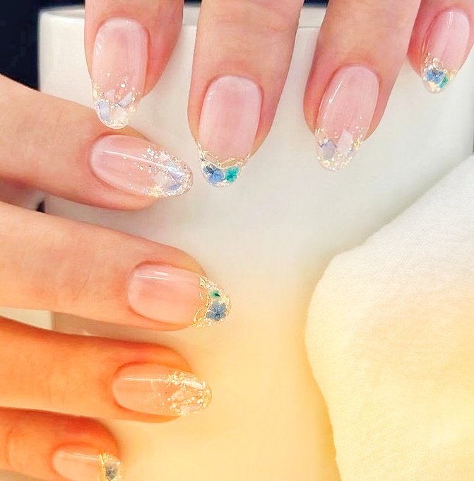 metalgaraxy's tweet photo. Aren't these lovely nails? I really like them. ⁽⁠⁽⁠ଘ⁠(⁠ ⁠ˊ⁠ᵕ⁠ˋ⁠ ⁠)⁠ଓ⁠⁾⁠⁾ https://t.co/YIi1tDcPb3