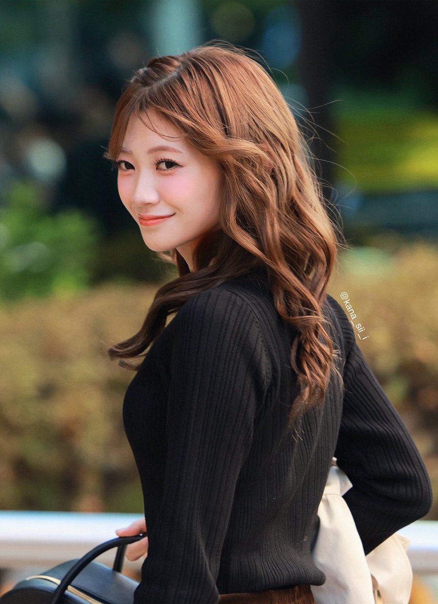 kana_sii_i's tweet photo. 261023 뮤직뱅크 중간출근

#큐스토 #きゅーすと
#이타쿠라카나  #板倉可奈 https://t.co/qLJ3uqPgyd