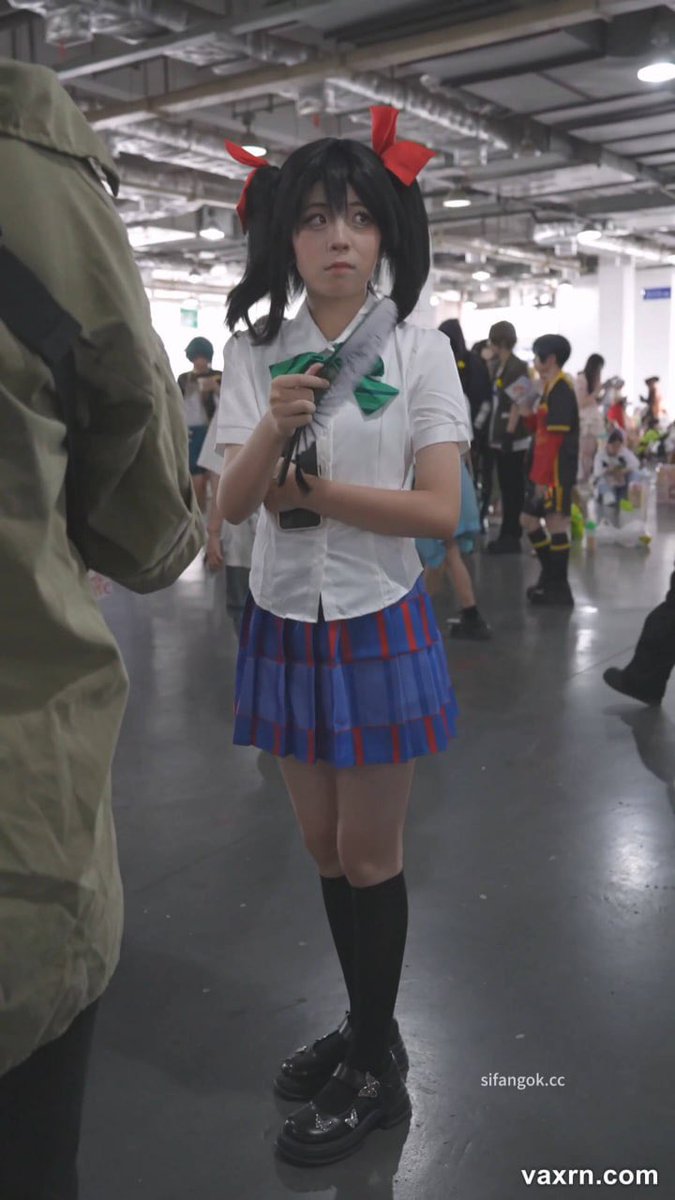 JP369L's tweet photo. #BC-SSS 妮可校服小姐姐弯腰突然捂裙子粉内湿了勒出逼缝
#街拍抄底 https://t.co/hxfr4DiZkk