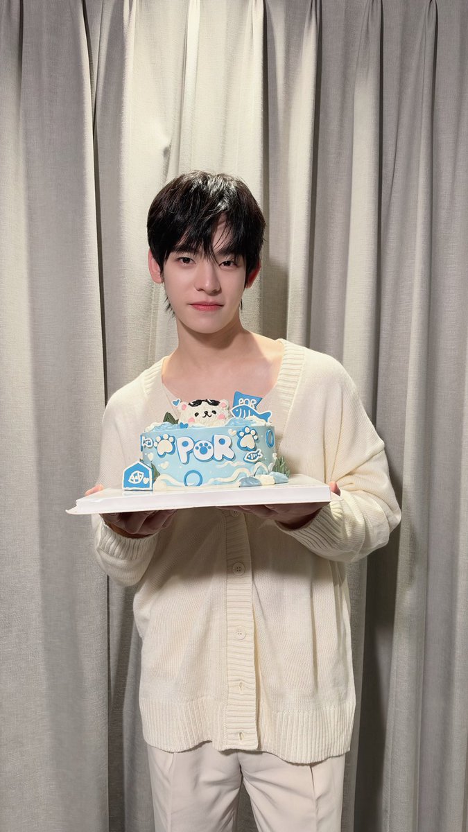 MagicCubeTH's tweet photo. 🐻‍❄️🎂🎉 @porsuppakarn 

#HappyLittleWorldWithPor https://t.co/JrE5nZFYCs