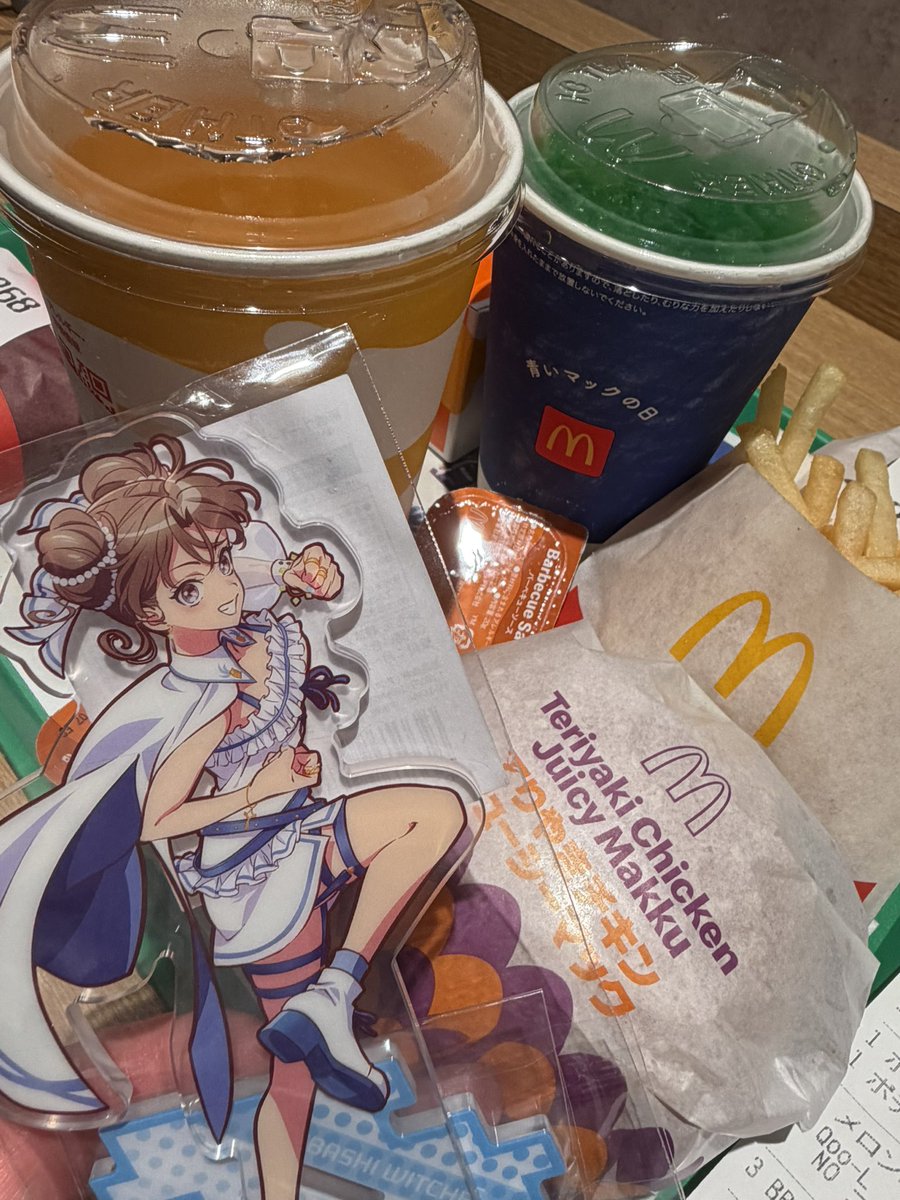 Tentoipr's tweet photo. 夜はマック https://t.co/kpEA03mSUF