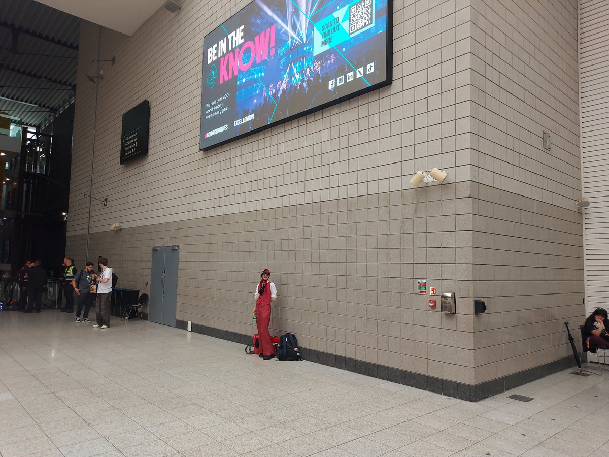 ValveCon's tweet photo. Good afternoon everyone, we've managed to secure a spot by S/N 11. Just walk on down and you'll see us. The meet is at 2PM. https://t.co/Sml2vberrW