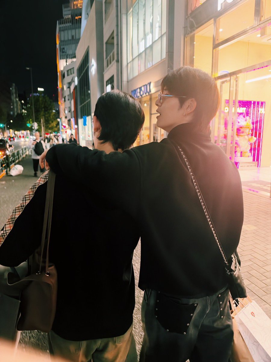 eeqlanwoil's tweet photo. ไหล่มีเจ้าของ https://t.co/OR46Y3flbM