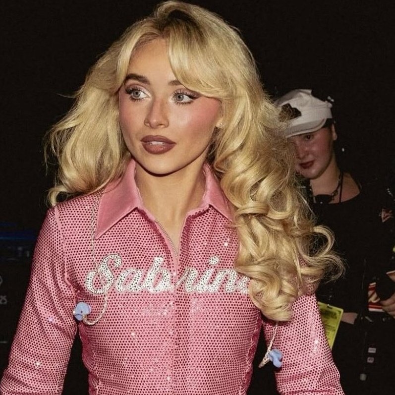cruelavender's tweet photo. sabrina carpenter is the cutest https://t.co/j0gw0jpCtO