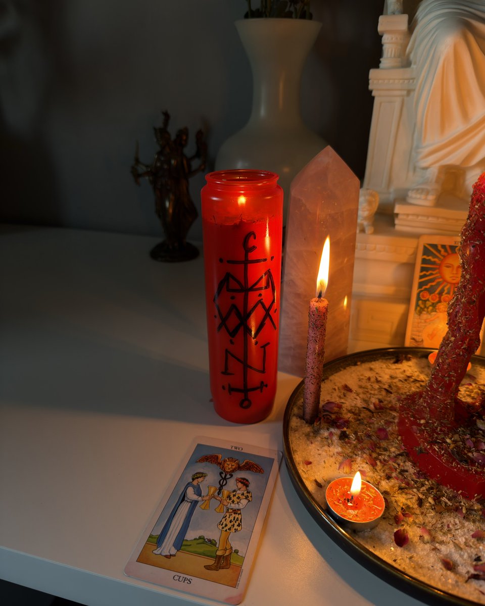 PisceanCraft's tweet photo. Commitment Spell for a Client | #witchesofinstagram #witchcraft #spirituality #lovespell #spellwork #witch #spells #magick https://t.co/TAKPAUlAoS