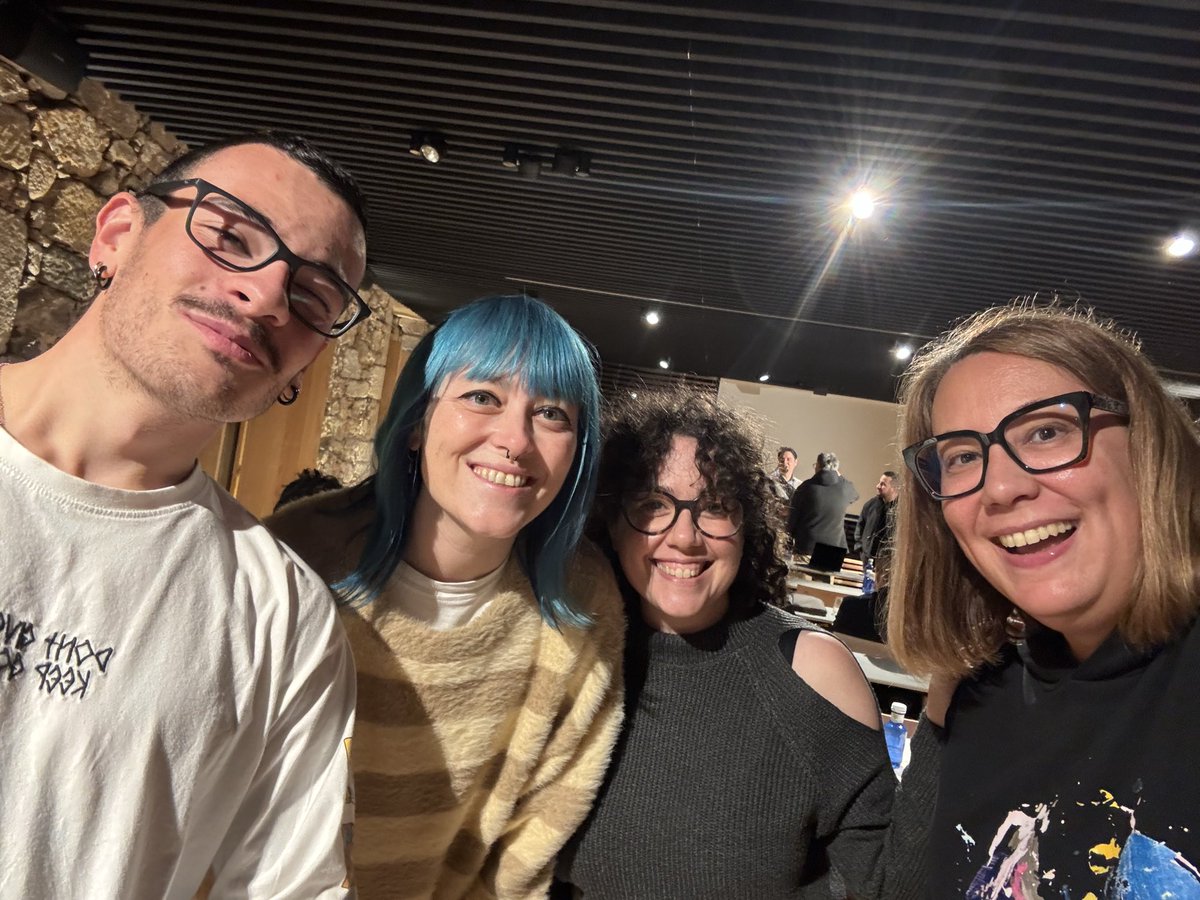anawolfdev's tweet photo. 🤌🏻 No estamos en la #TRG26 pero en @vigo_404 también tenemos mucho tokenmaxxing y bien de Aura. Ayer estuvimos en un eventazo agentizando un poquito 😎

Si vivís por aquí o cerca y queréis entrar en nuestra comunidad: https://t.co/XVA6LEdvQ8 https://t.co/YfPUpwd3fr
