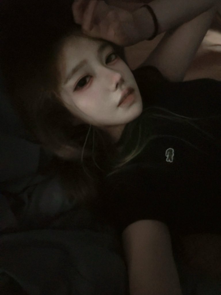 Tttrvu's tweet photo. 太较真就不可爱了
#wlw #le #女同 https://t.co/xQqyL6y9K5