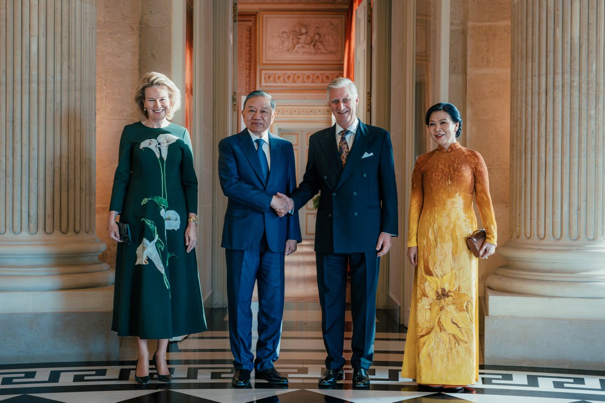 MonarchieBe's tweet photo. 🇧🇪🇻🇳 Le Roi et la Reine reçoivent le Président de la République socialiste du Vietnam, Son Excellence Tô Lâm, et son épouse, Madame Ngô Phương Ly, au Château de Laeken. https://t.co/DQG9FzWQNR