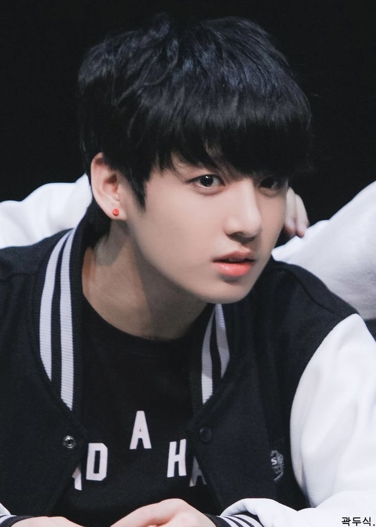 reoluvjce's tweet photo. Jungkook is 15 years old again here 😭😭😭? https://t.co/JK1XlKLDes