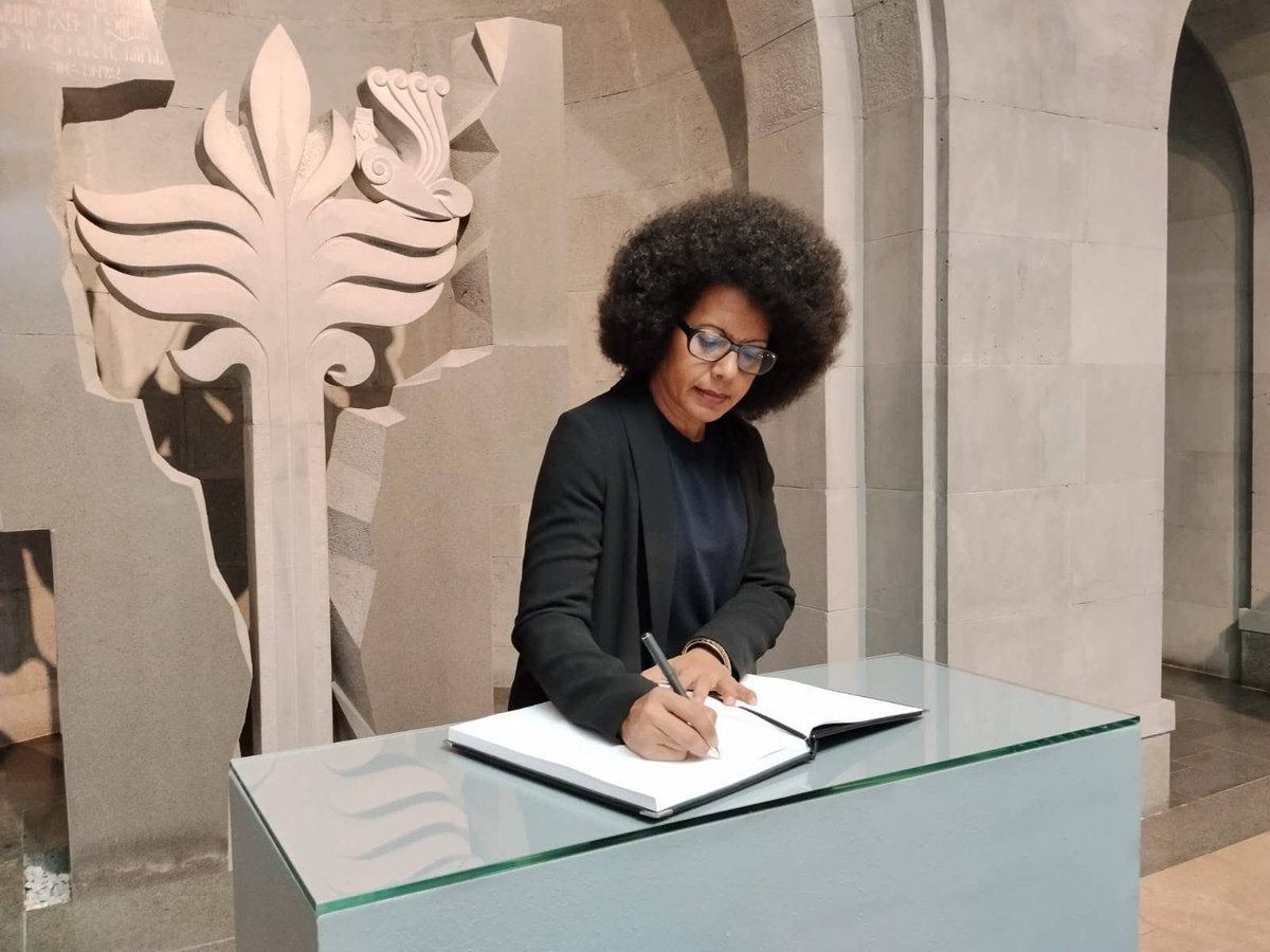 lio___m's tweet photo. Audrey Pulvar, Deputy Mayor of Paris in charge of International and European Relations and the Francophonie, and Deputy Delegate General for International Relations Benoît Herzbrun visited the #ArmenianGenocide Memorial in Yerevan on October 22. https://t.co/TkxjCoSJ7y