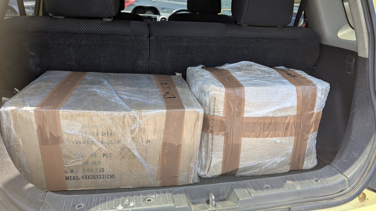 ChibweLumpa's tweet photo. You guys I have started a business...I want to build a 2 bedroom house master self contained with paved yard 🥺

Please jombolola me 🤲
I will show you the hair products and more!

Thanks @Rovertlogistics for delivering promptly 👌 https://t.co/oOtlogUAHe