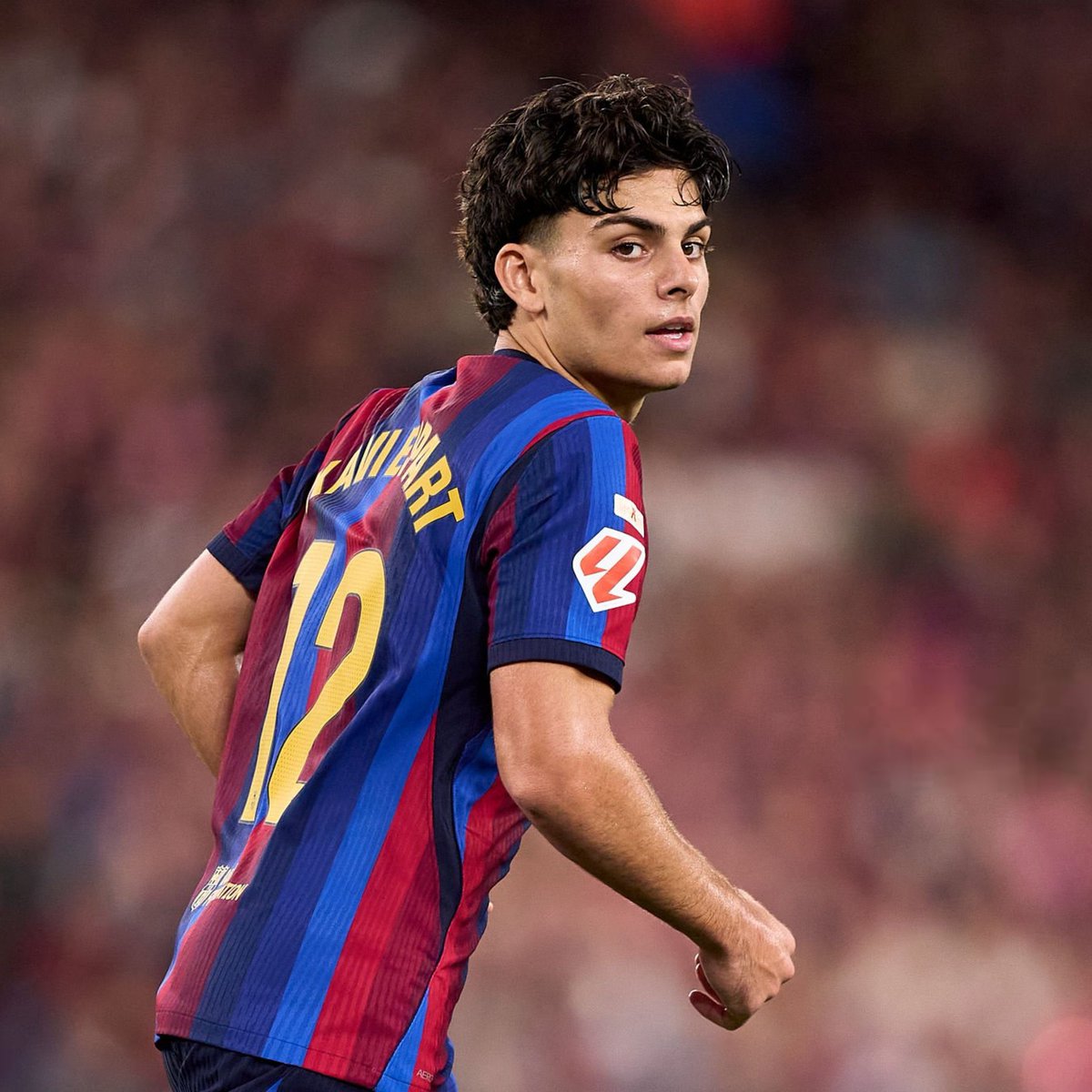 BarcaWriter's tweet photo. السبورت:

داخل النادي يقولوا: نتمنى لو كان الجميع في غرفة الملابس مثل تشافي اسبارت

إنه زميل رائع، وصديق في قمة الوفاء، شخص يساهم في خلق جو إيجابي داخل الفريق https://t.co/kvqOTU9I5D