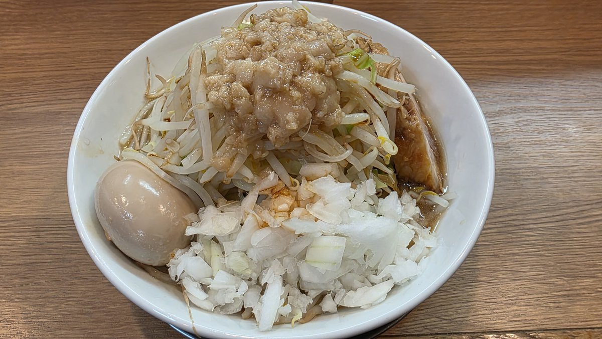 RiRaiderXV's tweet photo. とんとこ豚 ラーメン並(全マシ、たまねぎTP)食べます https://t.co/nXdjtzwS5z