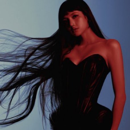 USRadioUpdater's tweet photo. #LISA’s “Tarantino” will officially impact US Pop Radio on October 27th. https://t.co/dD4dJRn2JL