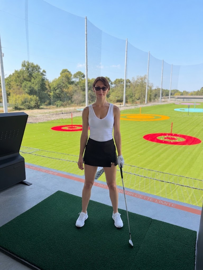 AliceLaynOff's tweet photo. 40 ans , objectif, me perfectionner au golf.
1 er jour la cible rouge 🎯, demain le green 🏌️‍♀️ https://t.co/9gd43ZOR43