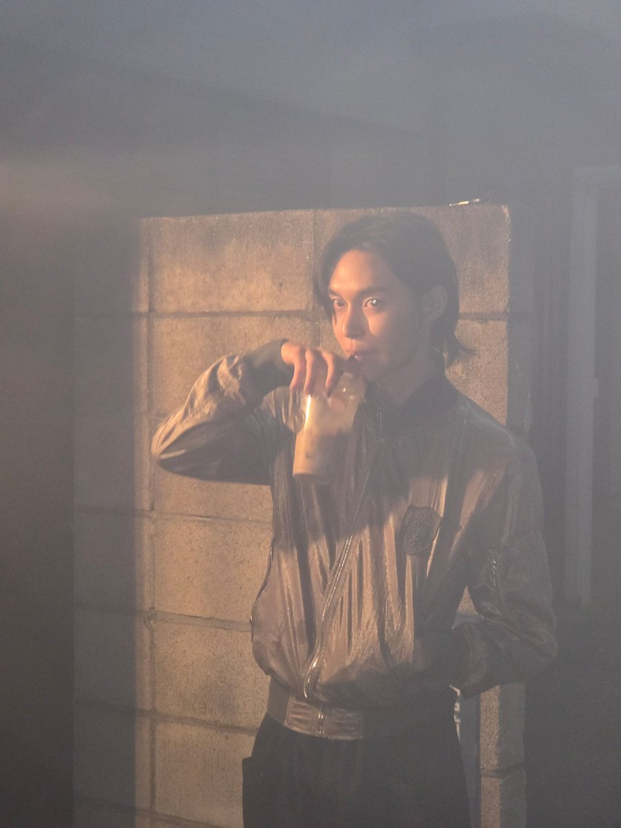 imunknew's tweet photo. พ่อของฉันยังหนุ่ม https://t.co/z67Xi4kcwS