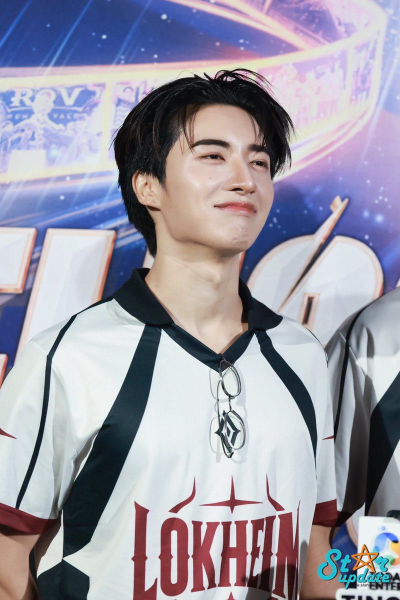webstarupdate's tweet photo. “จั๋ง วิกร” #TEAMLOKHEIM ร่วมแข่ง #RoVTPOPTournament ในงานฉลองครบรอบ10ปี RoV "Arena of the Decade"

 #JUNG_PERSES #RoVTPOPTournamentxPERSES https://t.co/y4pznw2wL3