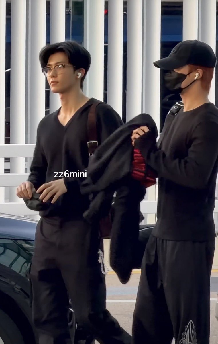 jnjm1st_'s tweet photo. All black Jeno Jaemin supremacy https://t.co/5XUnq0EVby